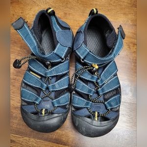 KEEN Youth Kids Size 3 Blue Sandals Waterproof River Lake water shoes